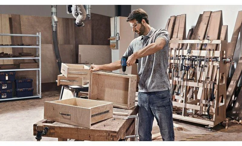 Suktuvas-gręžtuvas Bosch GSR 12V-30; 12 V; 2x2,0 Ah akum.