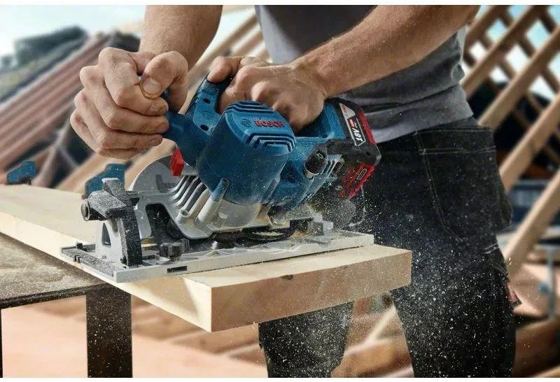 Akumuliatorinis diskinis pjūklas Bosch GKS 185-LI; 18 V; 1x5,0 Ah akum.