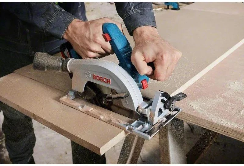 Akumuliatorinis diskinis pjūklas Bosch GKS 185-LI Professional; 18 V (be akumuliatoriaus ir pakrovėjo)