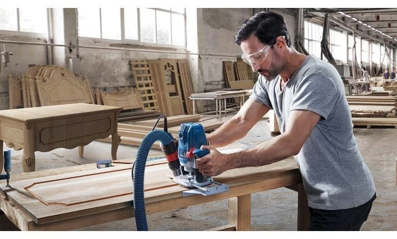 Bosch GOF 130 1300 W frezavimo staklės
