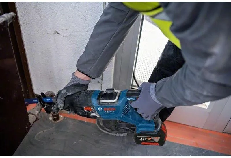 Akumuliatorinis tiesinis pjūklas Bosch GSA 185-LI Professional; 18 V (be akumuliatoriaus ir pakrovėjo)