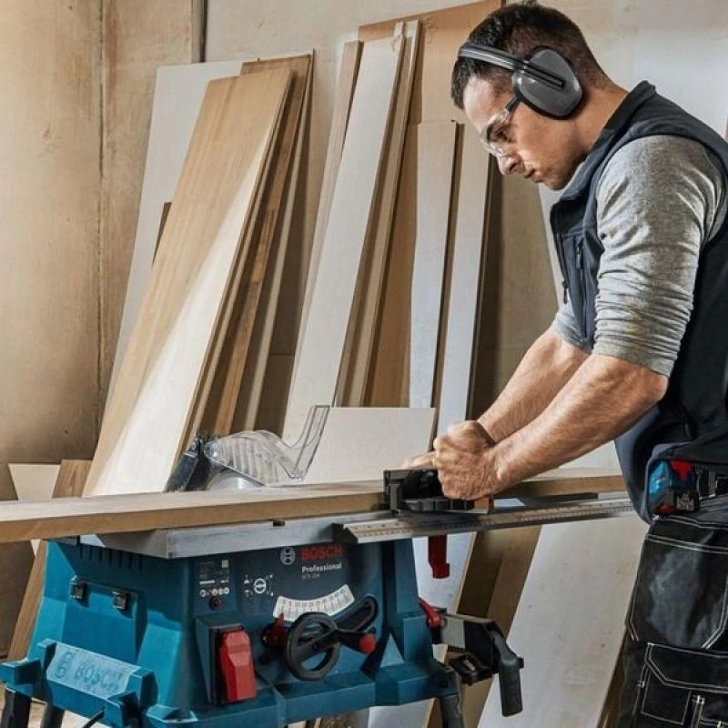 Išilginio pjovimo staklės Bosch GTS 254 Professional; 1800 W
