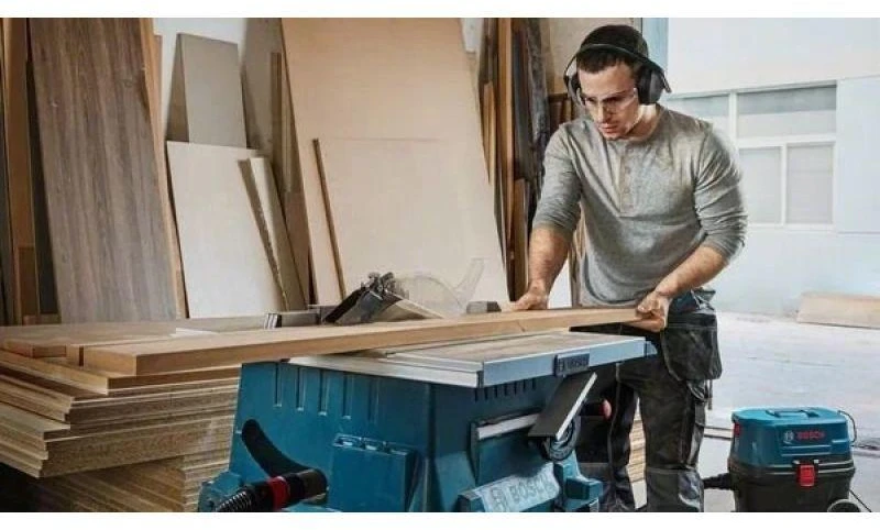 Išilginio pjovimo staklės Bosch GTS 254 Professional; 1800 W