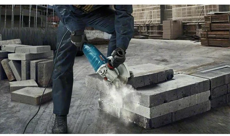 Kampinis šlifuoklis Bosch GWS 24-230 P; 2400 W
