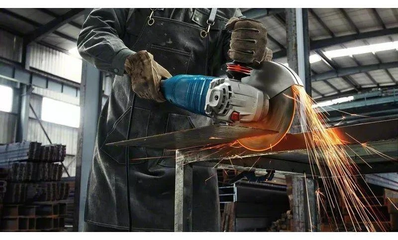 Kampinis šlifuoklis Bosch GWS 24-230 P; 2400 W
