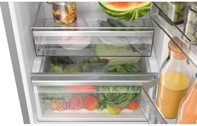Bosch Serie 6 KGN39LBCF fridge-šaldiklis Freestanding 363 L C Juodas