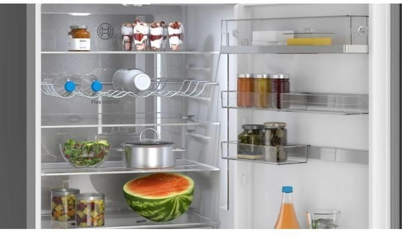 Bosch Serie 6 KGN39LBCF fridge-šaldiklis Freestanding 363 L C Juodas
