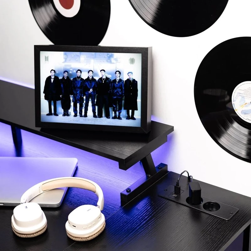 BTS - dekoratyvus rėmelis su LED apšvietimu