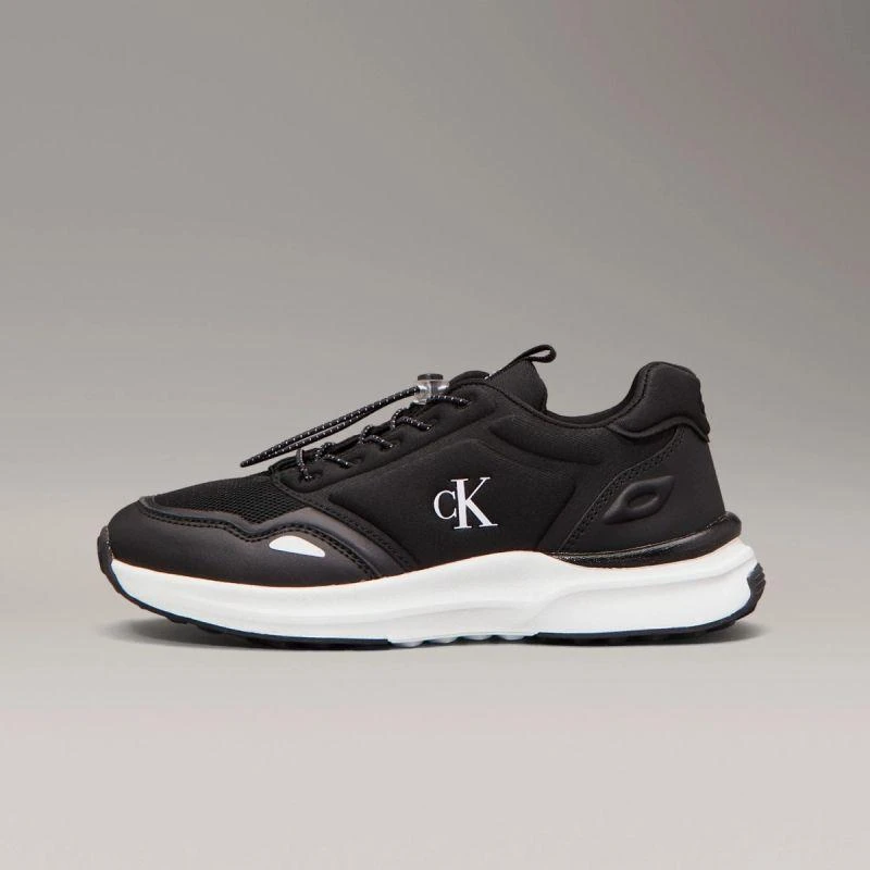 Calvin Klein moteriški žemo kirpimo suvarstomi sportbačiai V3X9-83010-1464999 JUODI
