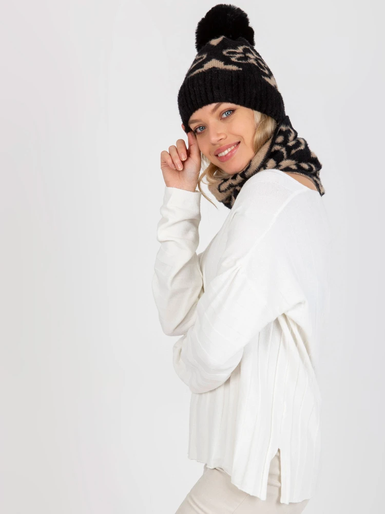 Kepurė Cap-AT-CZ-CM-317.85-juoda-smėlio spalvos