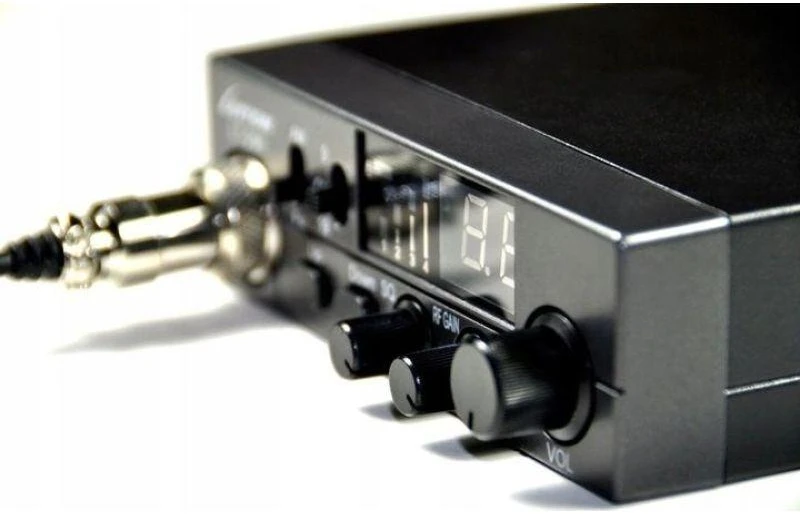 Luiton LT-298 ASQ AM/FM CB radijo imtuvas, cigarečių degiklio kištukas, juodas