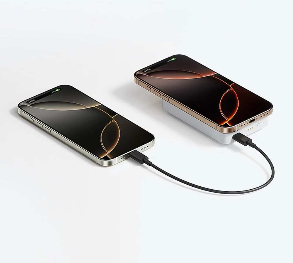 Cuktech WPB100N 20W 10000mAh magnetinė išorinė baterija su stovu – balta