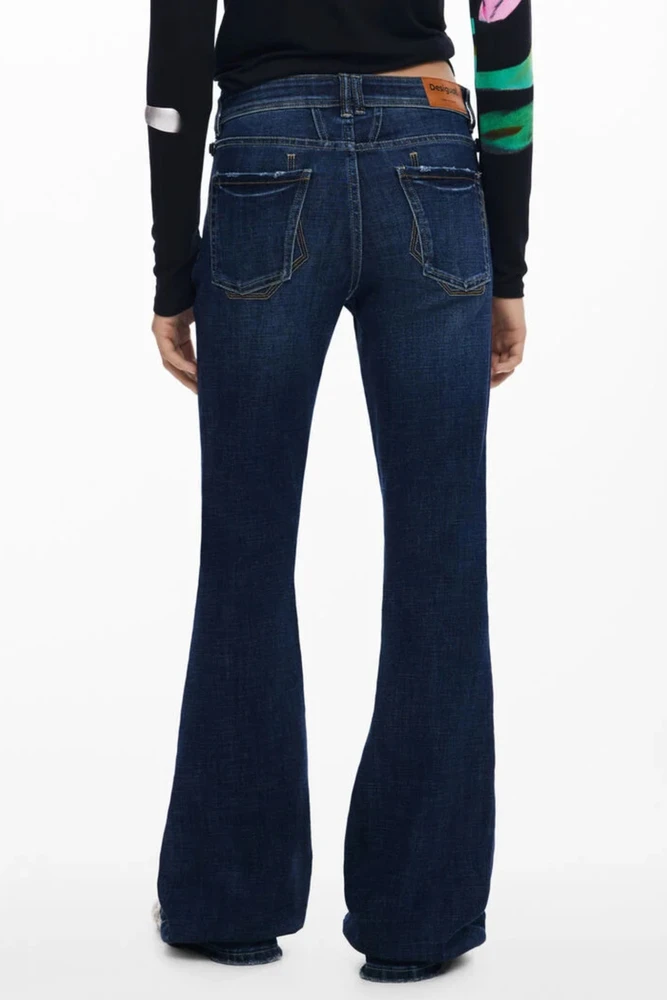 Damskie jeansy Desigual su ozdobnymi detalami – mėlyna