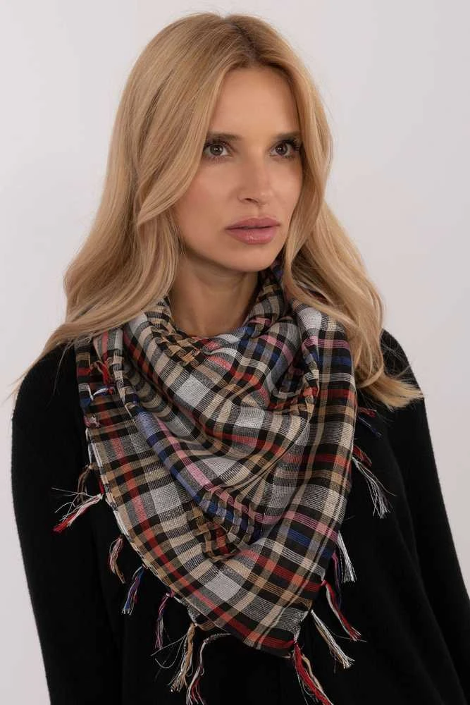 Daugiaspalvė skarelė