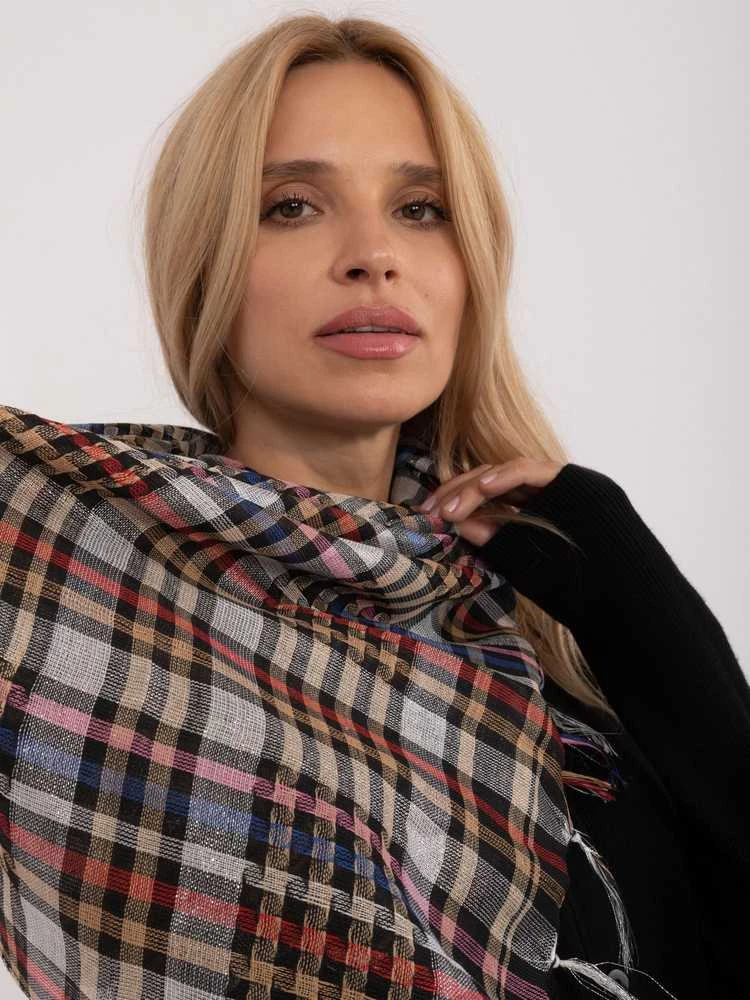 Daugiaspalvė skarelė
