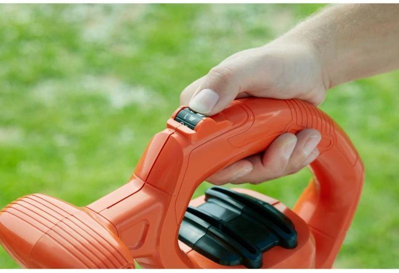 Lapų siurblys-pūstuvas Black & Decker BEBLV290-QS