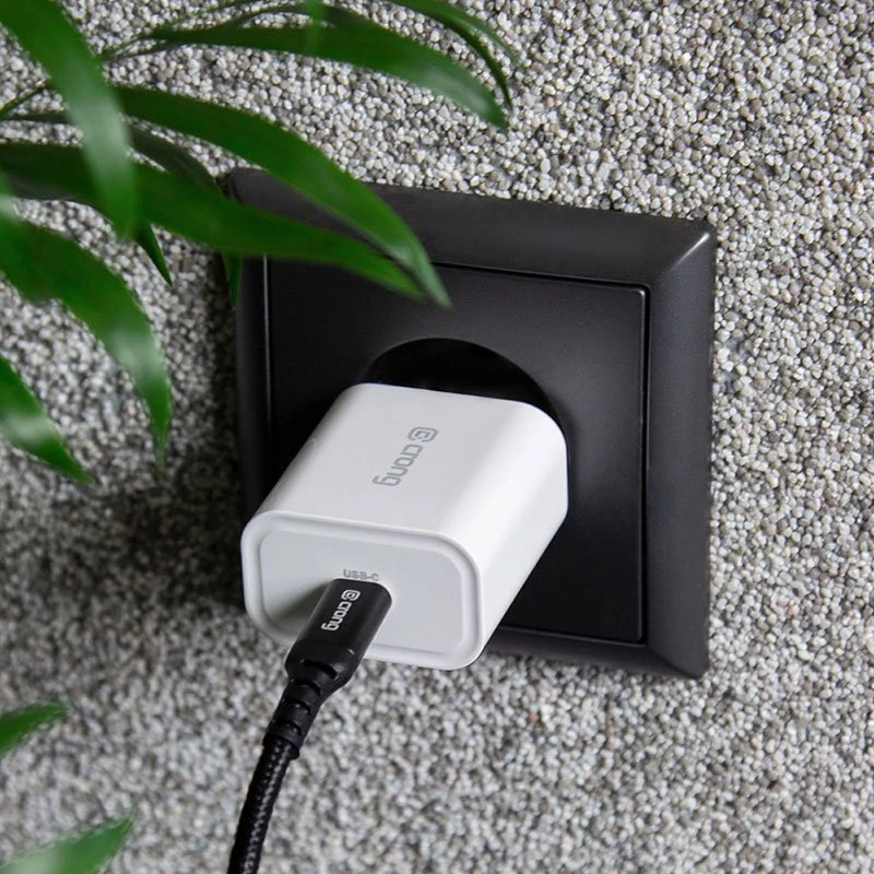 Crong USB-C Travel Charger – Įkroviklis jungiama į tinklą USB-C Power Delivery 20W (balta)