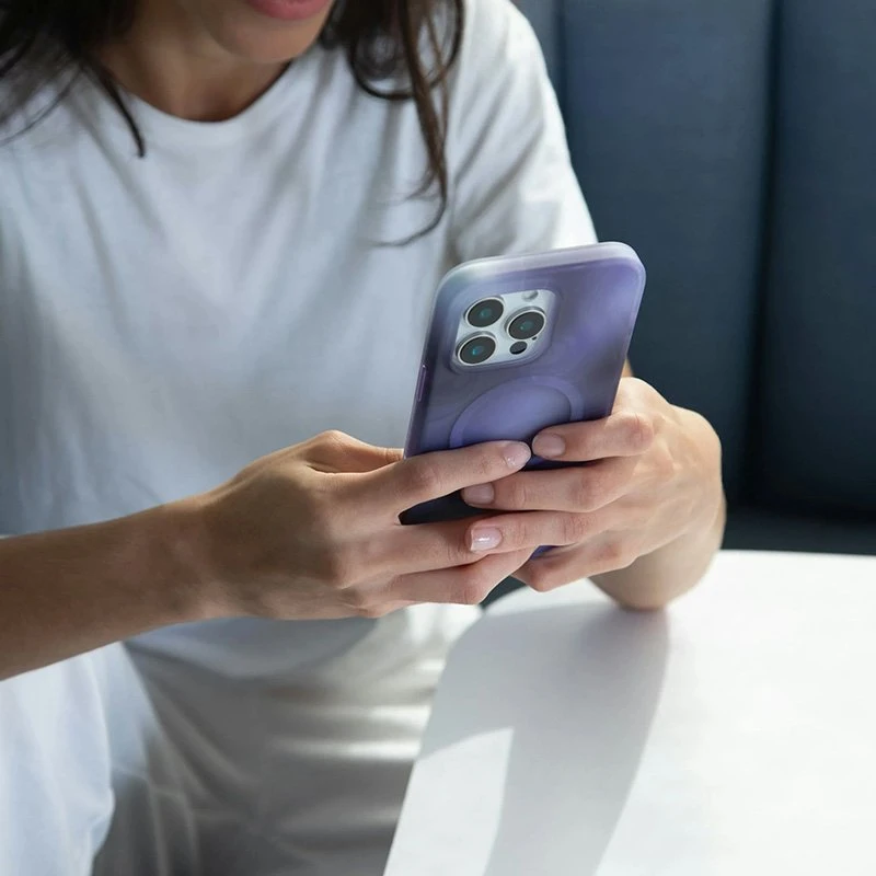 Incase Halo dėklas MagSafe - dėklas Apple iPhone 16 Pro Oil Slick Lilac