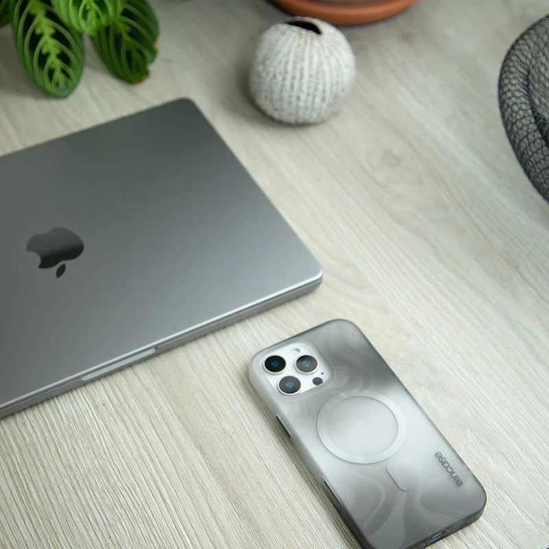 Incase Halo dėklas MagSafe - dėklas Apple iPhone 16 Pro Max Oil Slick Smoke