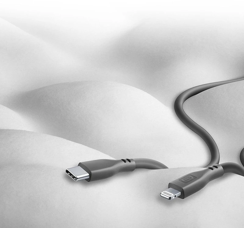 „Cellular Line Cellularline Soft Cable“ – USB-C į „Lightning“ laidas, sertifikuotas MFi, 1,2 m, juodas