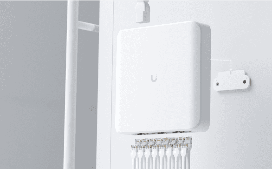 Maršrutizatorius 16 prievadų komutatorius Ubiquiti Unifi USW-LITE-16-POE aprašymas - Prekės nuotrauka