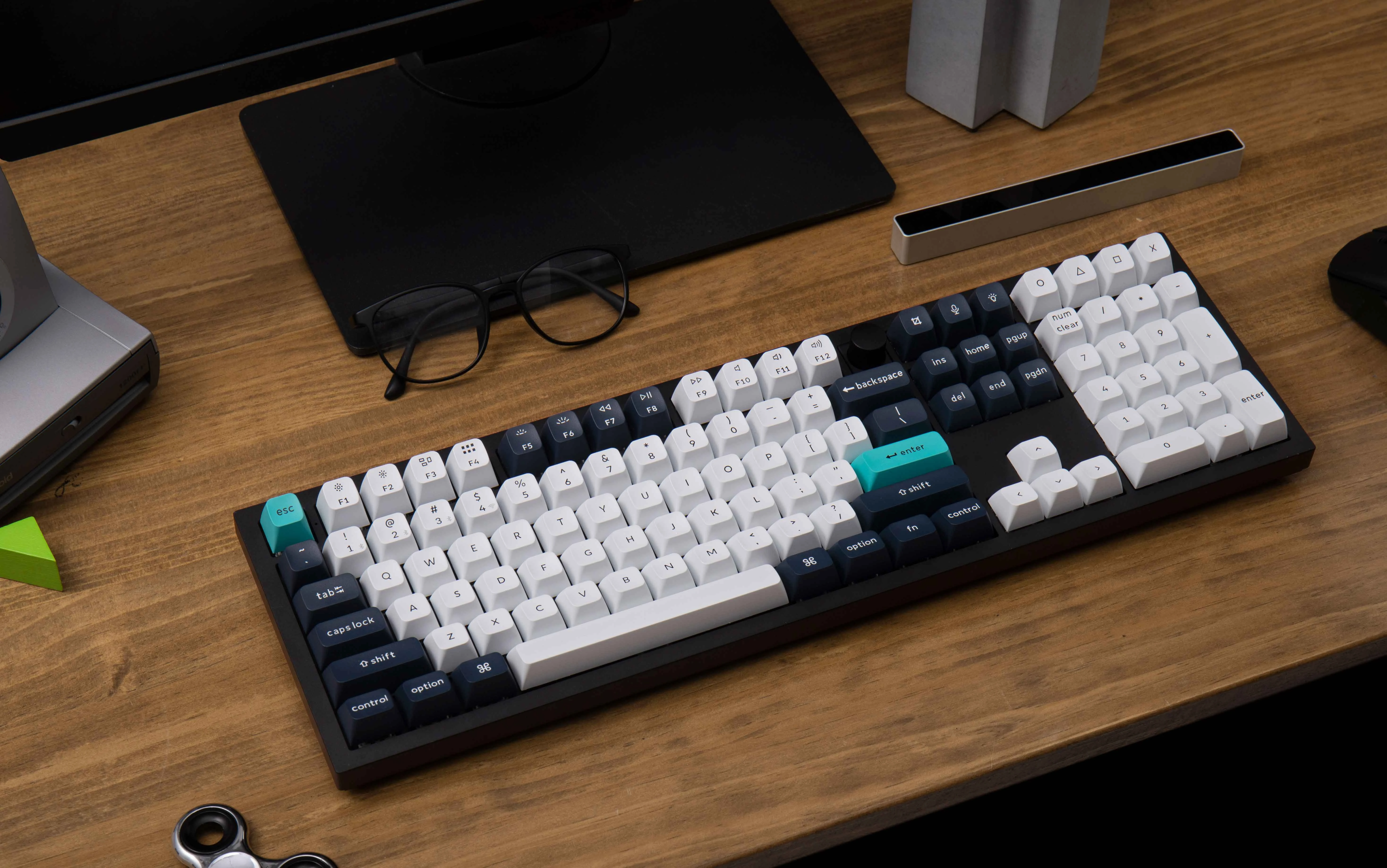 Klaviatūra Keychron Q6 Max (Carbon Juodas) aprašymas - Prekės nuotrauka