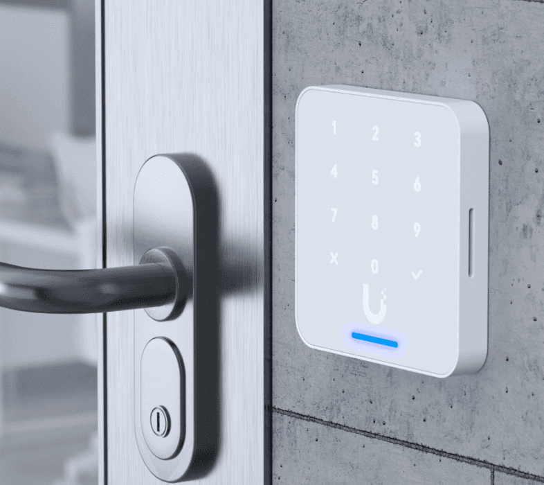 UBIQUITI READER FLEX Baltas. TREČIOS KARTOS NFC KORTELIŲ SKAITYTUVAS SU KLAVIATŪRA IR „APPLE TOUCH PASS“ PALAIKYMU. aprašymas - Prekės nuotrauka