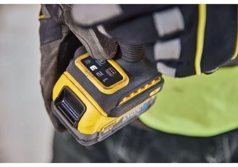 Smūginis suktuvas DeWalt DCF860E2T-QW; 18 V; 2x1,7 Ah akum.