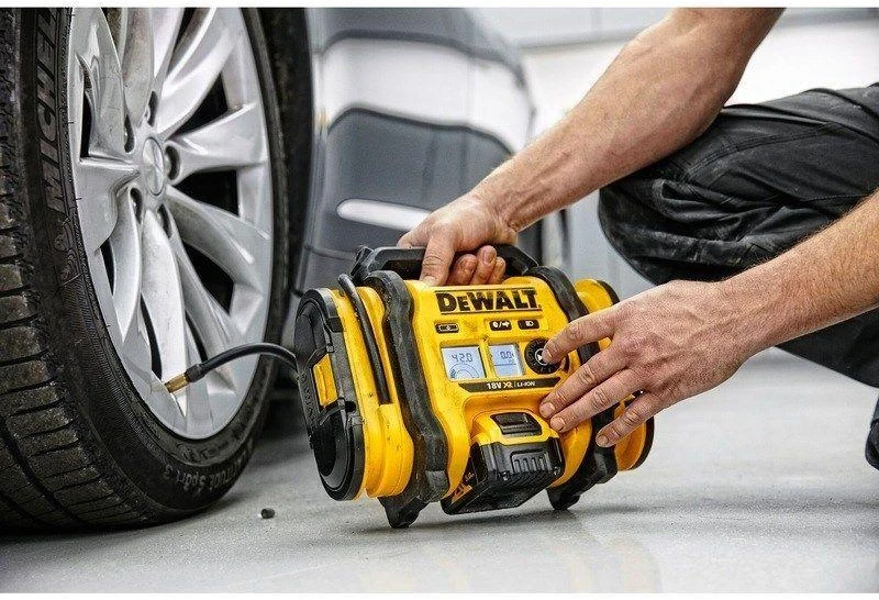 Akumuliatorinis kompresorius DeWalt DCC018N 18V (be akumuliatoriaus ir kroviklio)