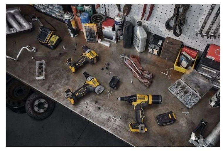 Akumuliatorinis kniediklis DeWalt DCF403NT-XJ; 18 V (be akumuliatoriaus ir pakrovėjo)