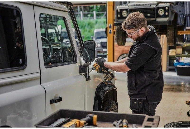 Akumuliatorinis smūginis suktuvas DEWALT 18V DCF850NT-XJ su lagaminu TSTAK be akumuliatoriaus ir kroviklio