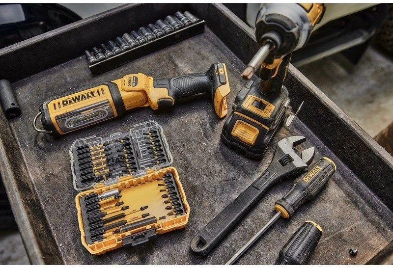 Akumuliatorinis smūginis suktuvas DEWALT 18V DCF850NT-XJ su lagaminu TSTAK be akumuliatoriaus ir kroviklio