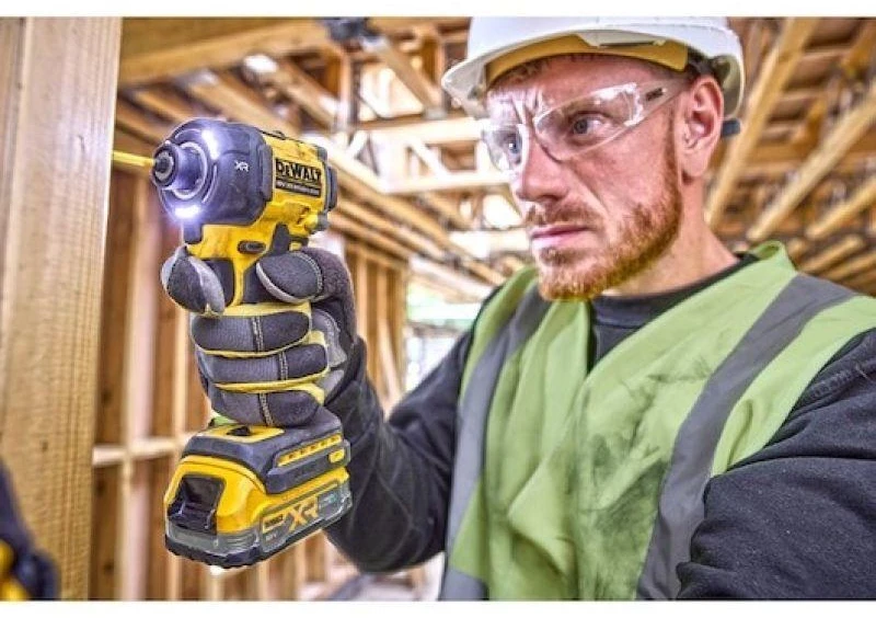 Smūginis veržliasūkis DeWalt DCF870E2T-QW; 18 V; 2x1,7 Ah akum.
