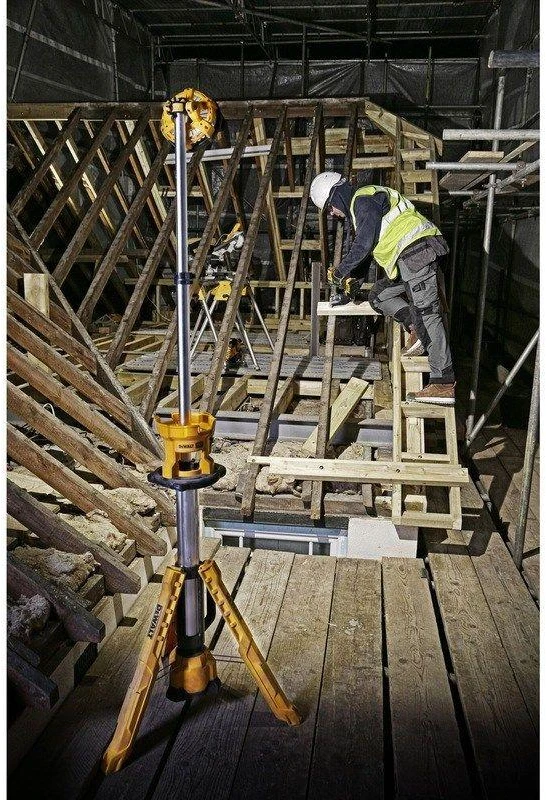 Teleskopinė lempa ant trikojo DeWalt DCL079-XJ (3000 lm, Baltas šiltas)