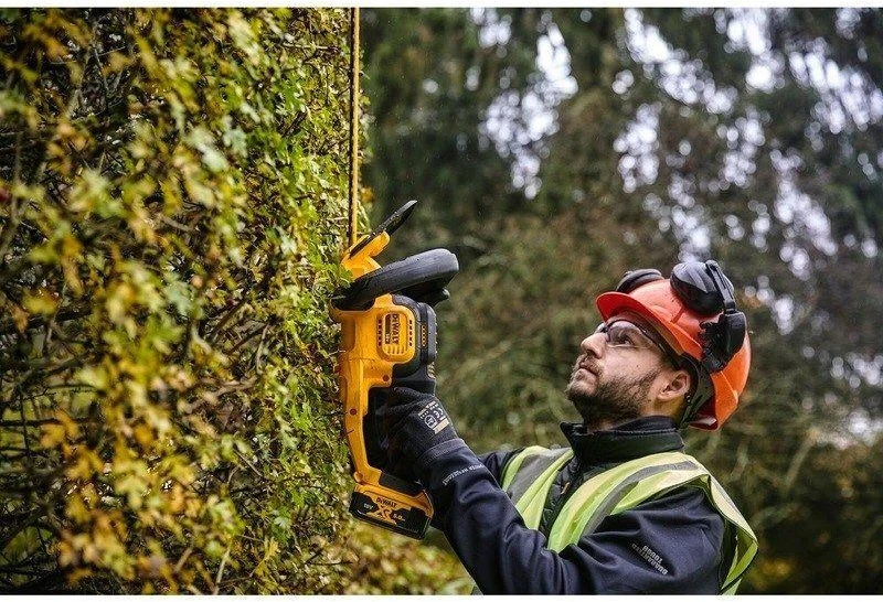 DEWALT gyvatvorių žirklės DCMHT563N 18V 55cm be akumuliatoriaus ir kroviklio