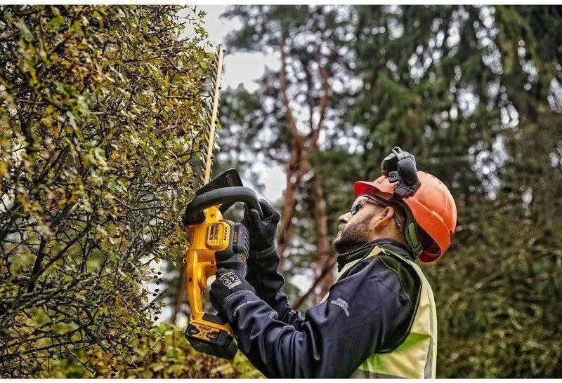 DEWALT gyvatvorių žirklės DCMHT563N 18V 55cm be akumuliatoriaus ir kroviklio