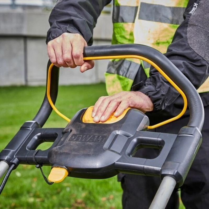 Akumuliatorinė vejapjovė DeWalt DCMW564P2; 2x18 V; 2x5,0 Ah akum.