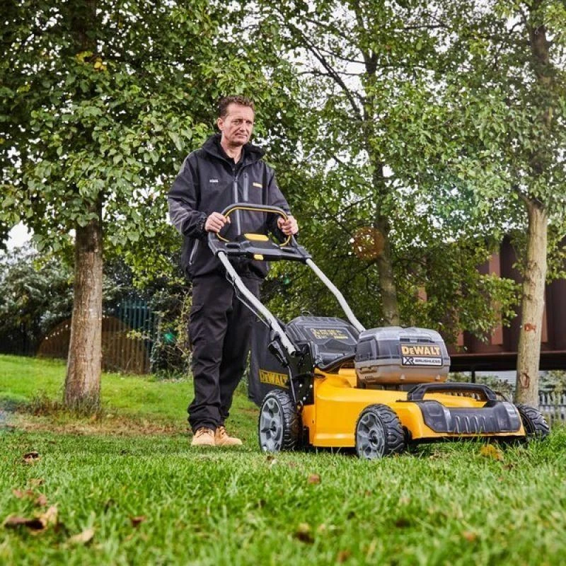 Akumuliatorinė vejapjovė DeWalt DCMW564P2; 2x18 V; 2x5,0 Ah akum.