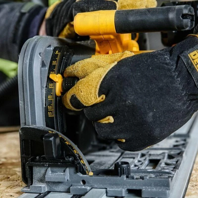 DEWALT FLEXVOLT diskinis pjūklas – GROTUVĖS KIŠTUKAS 54V 2x6.0Ah DCS520T2