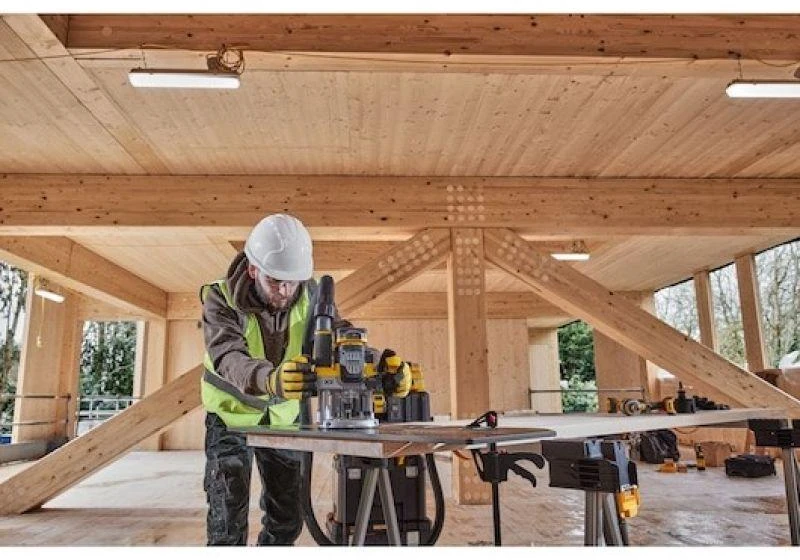 Freza DeWalt DCW620NT-XJ; 18 V (be akumuliatoriaus ir pakrovėjo)