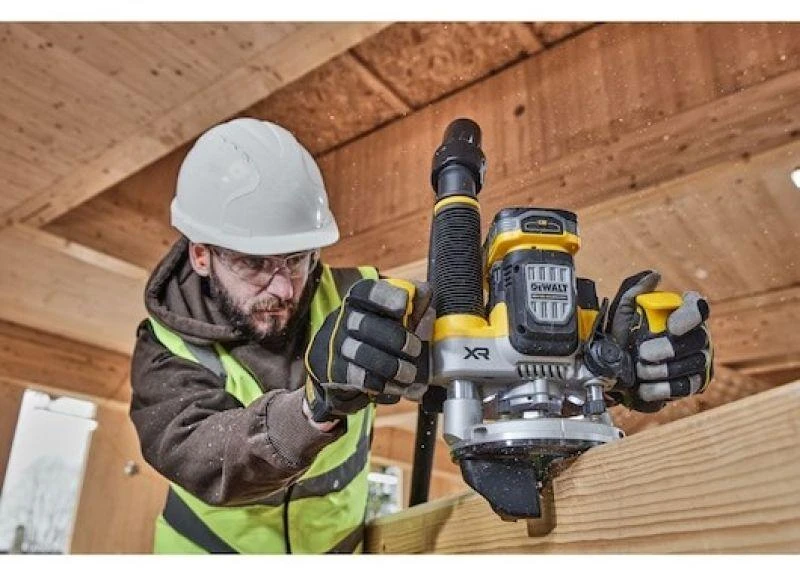 Freza DeWalt DCW620NT-XJ; 18 V (be akumuliatoriaus ir pakrovėjo)