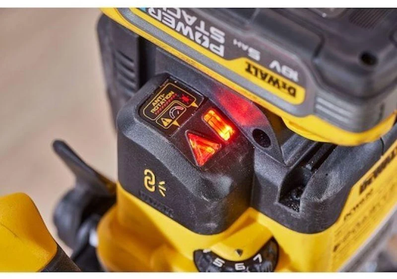 Freza DeWalt DCW620NT-XJ; 18 V (be akumuliatoriaus ir pakrovėjo)