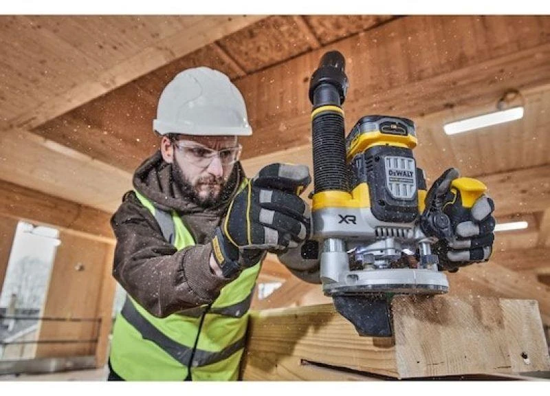 Freza DeWalt DCW620NT-XJ; 18 V (be akumuliatoriaus ir pakrovėjo)