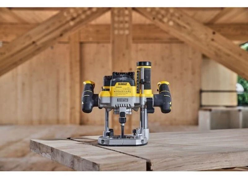 Freza DeWalt DCW620NT-XJ; 18 V (be akumuliatoriaus ir pakrovėjo)