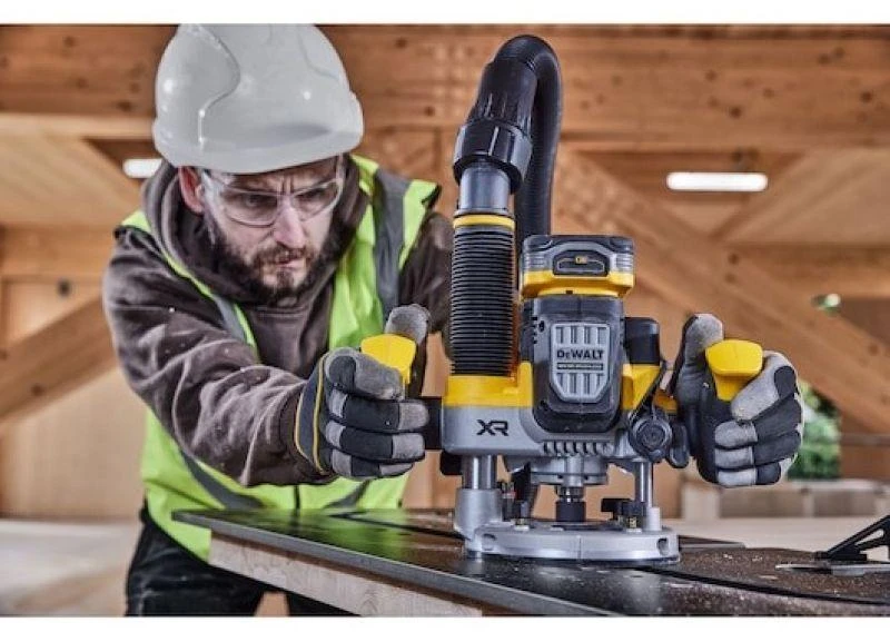 Freza DeWalt DCW620NT-XJ; 18 V (be akumuliatoriaus ir pakrovėjo)