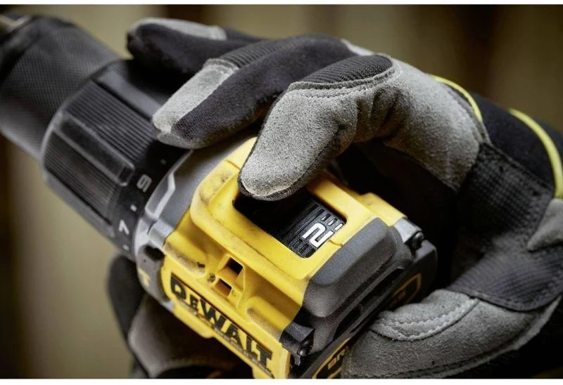 Grąžtas DEWALT UD 18V DCD799D2T 74Nm 2x2,0Ah BL TSTAK suktuvas