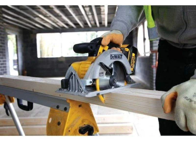 DEWALT diskinis pjūklas DCS391NT 18V 165mm TSTAK be akumuliatoriaus ir kroviklio