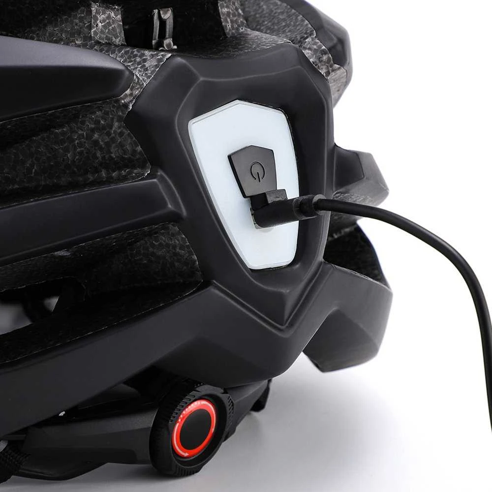 Dviratininko šalmas MTB Wozinsky su odpinanym daszkiem i tylną lampką USB 54-57 cm - juoda-balta