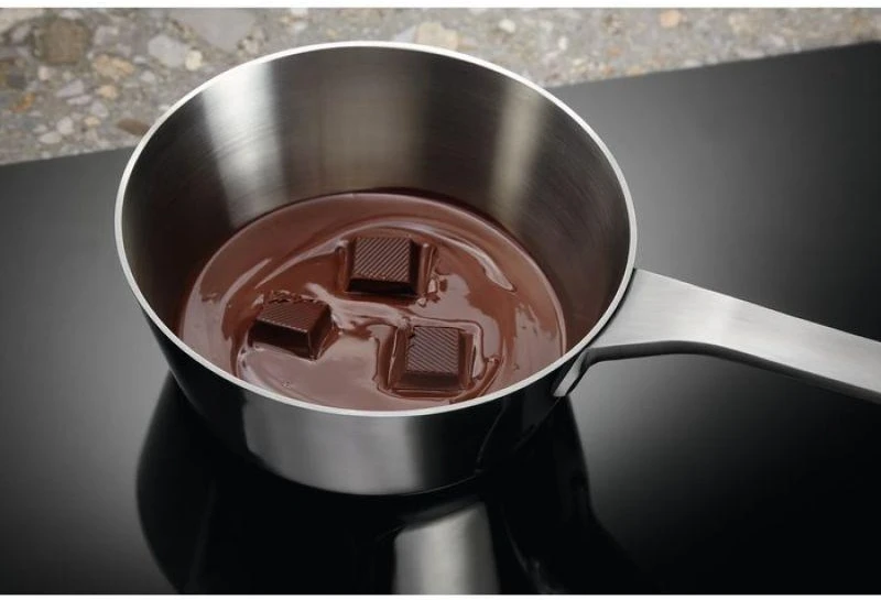 Induction cooktop Electrolux LIV6343 (3 fields, juodos spalvos)