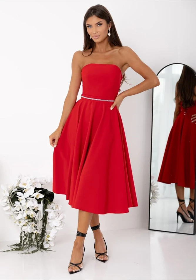 Elegantiška vakarinė suknelė be petnešėlių With You – šventinis įvaizdis